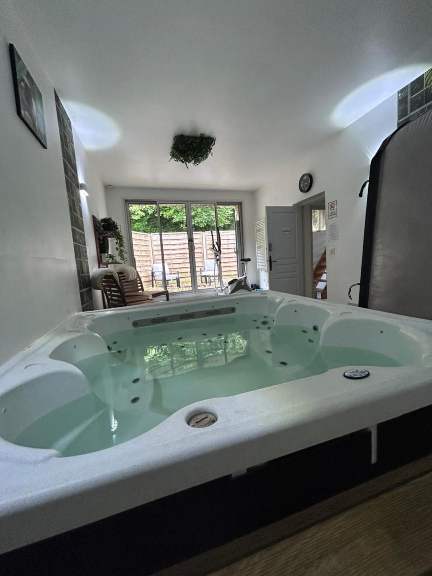 Loft And Spa Les Preaux Buitenkant foto