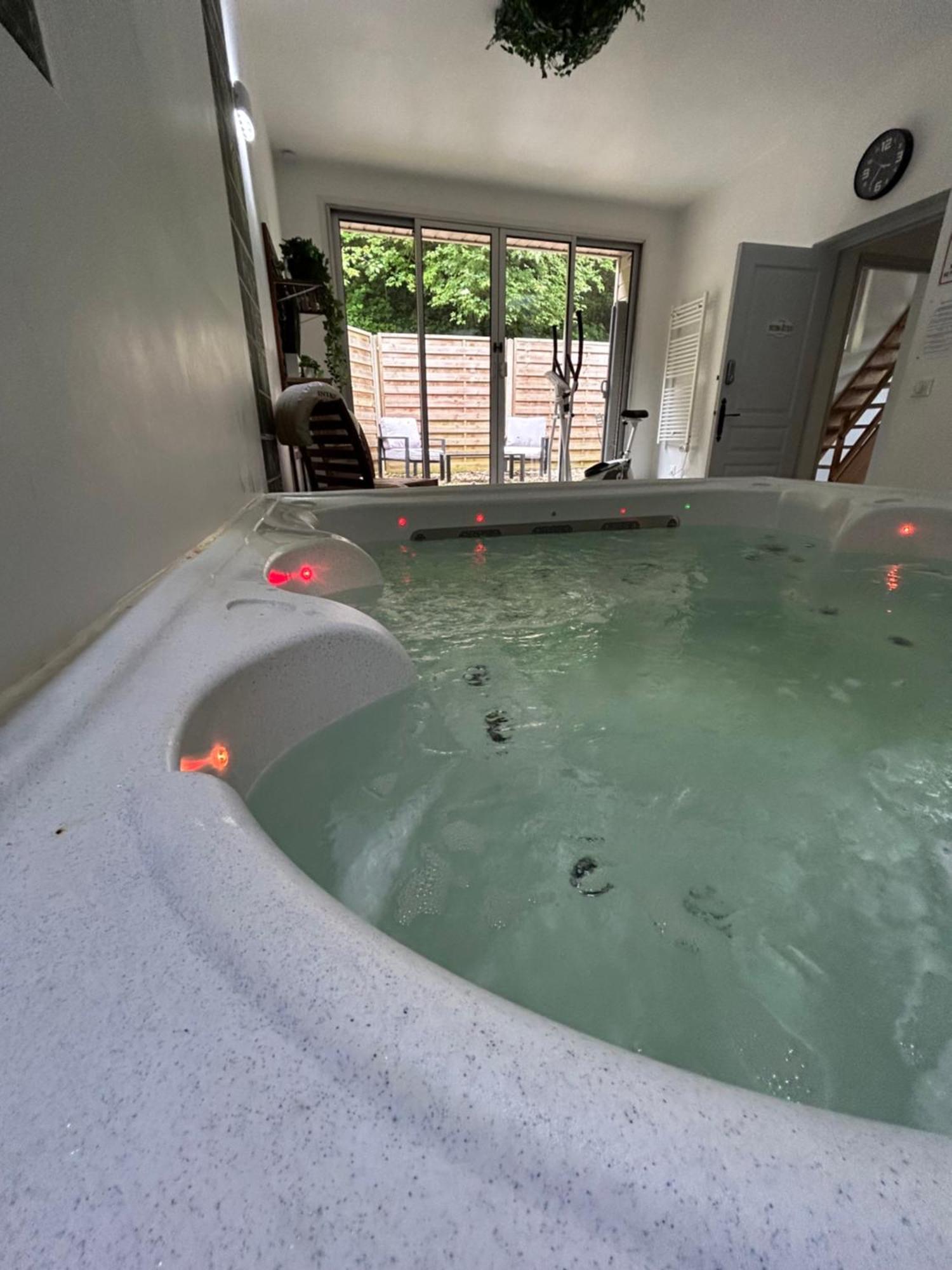 Loft And Spa Les Preaux Buitenkant foto