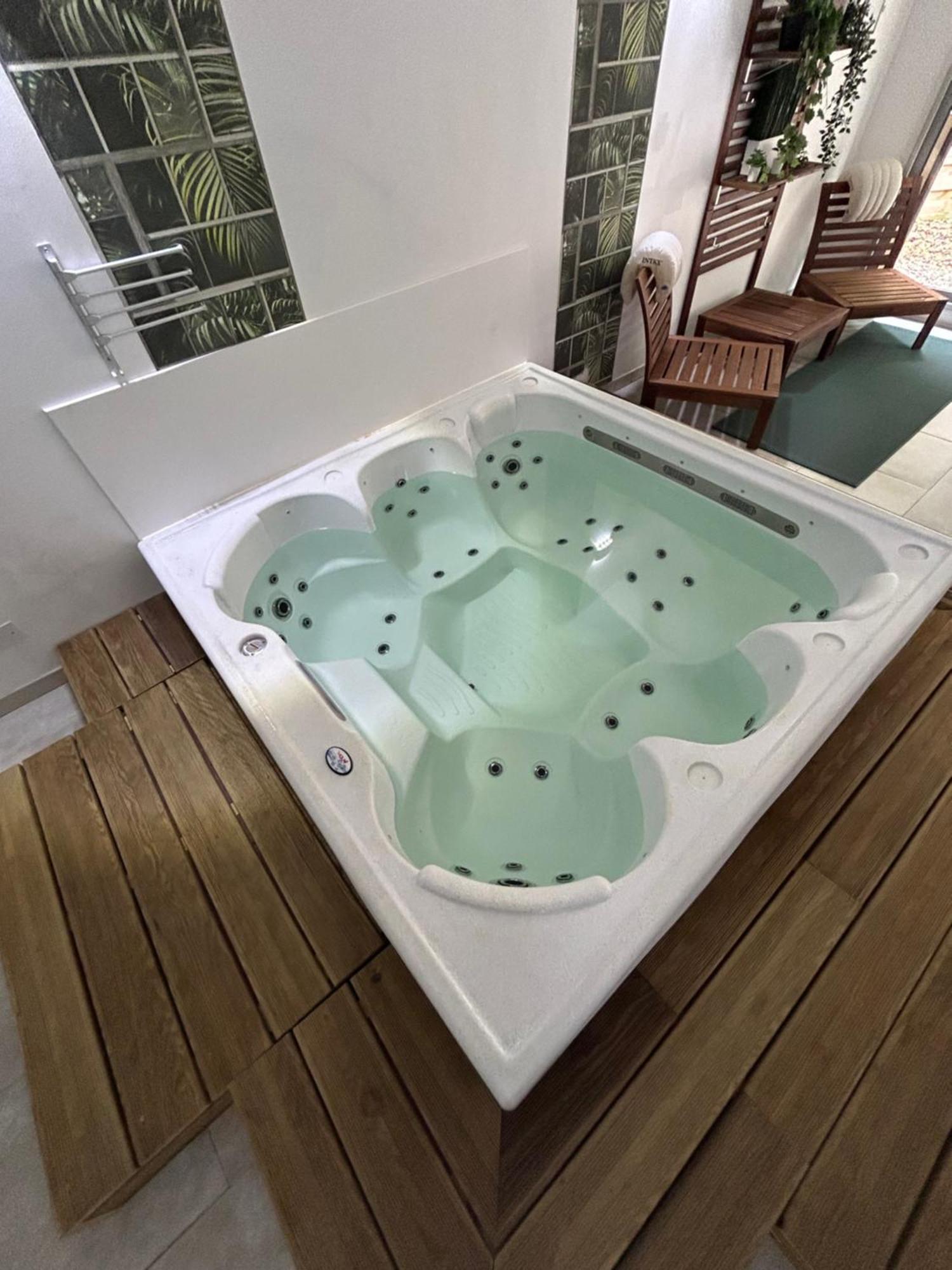 Loft And Spa Les Preaux Buitenkant foto