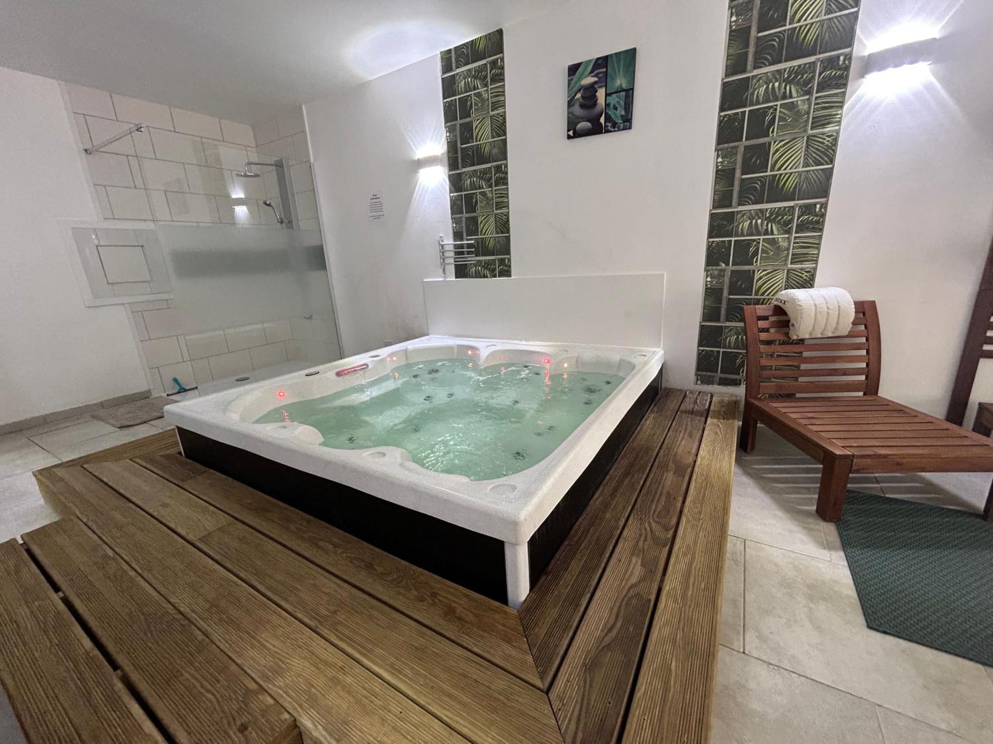 Loft And Spa Les Preaux Buitenkant foto